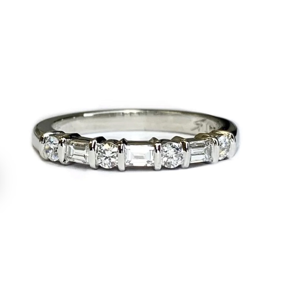 Platinum.42 diamond band sz 6.5